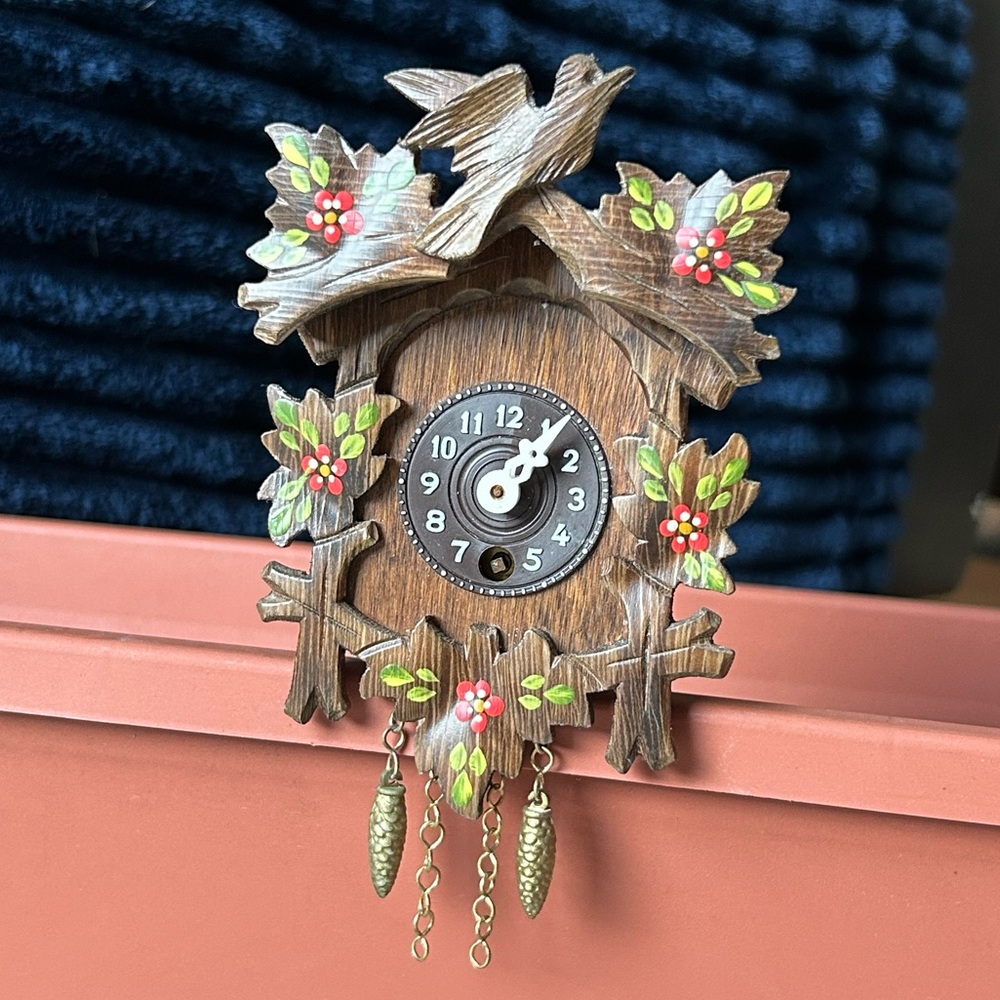 sold • tiny vintage cuckoo clock *decor only*